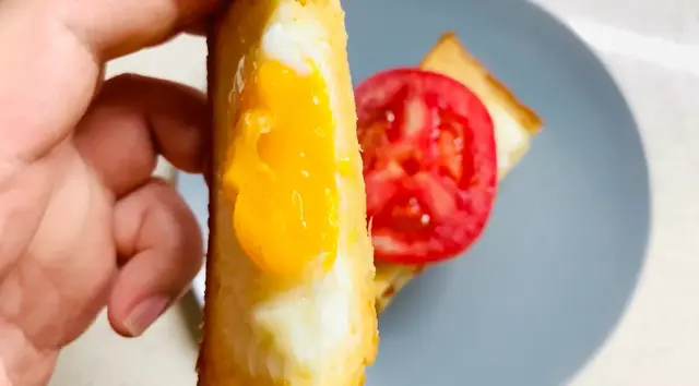 正宗芝士黄油吐司做法，半熟溏心蛋像布丁一样