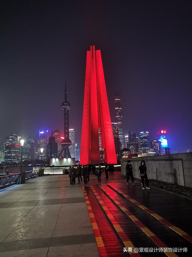 上海外滩夜景图片，外滩夜景美丽迷人让人流连忘返（上海市外滩夜景）