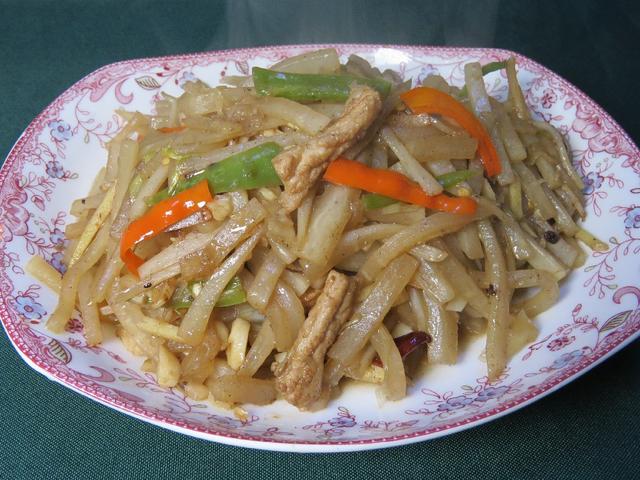 白萝卜要焯水吗，白萝卜馅饺子的萝卜要不要焯水（先焯水还是直接炒）