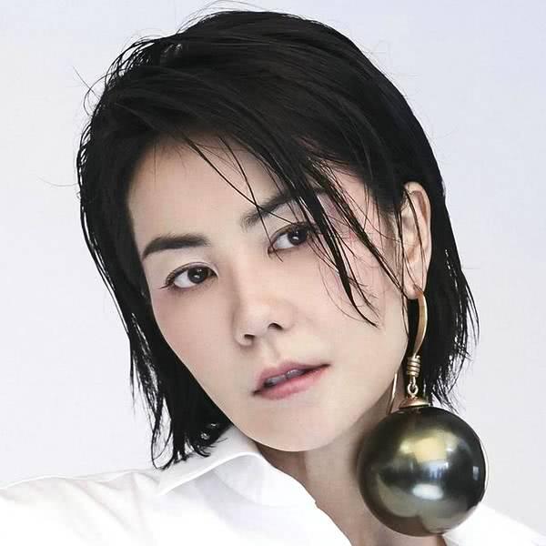 谭咏麟 - 忘情都市歌词是什么,谭咏麟经典歌曲50首(家驹给王菲许冠杰