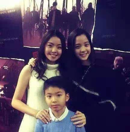 欧阳娜娜在的地方 陈飞宇永远是侧脸，微信头像，欧阳娜娜在的地方 陈飞宇永远是侧脸（欧阳娜娜x陈飞宇x綦美合x王一博）