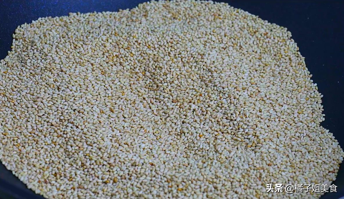 图片[2]-芝麻酱家常做法 从炒芝麻到打酱 不需要高端的器具 在家就能做-起舞食谱网