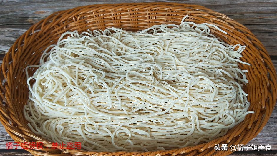 图片[3]-面条的懒人做法 5分钟出锅 连吃10天也不腻-起舞食谱网
