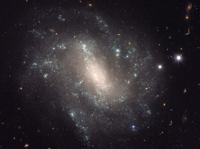 比光速还快，比光速还快的代价（宇宙膨胀的速度超过光速）