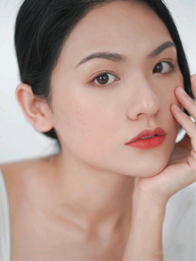 雅诗兰黛红石榴系列，雅诗兰黛红石榴系列适合什么肤质（敏感皮别用粉水）