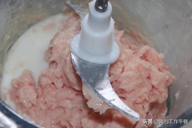 纯瘦肉做肉丸的方法，怎么做瘦肉丸（在家就能轻轻松松做出Q弹手工肉丸）