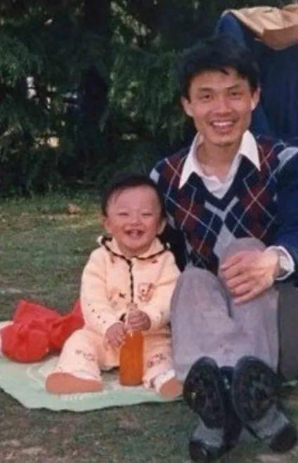许嵩 违章动物，许嵩违章动物歌词（许嵩不红，天理难容）