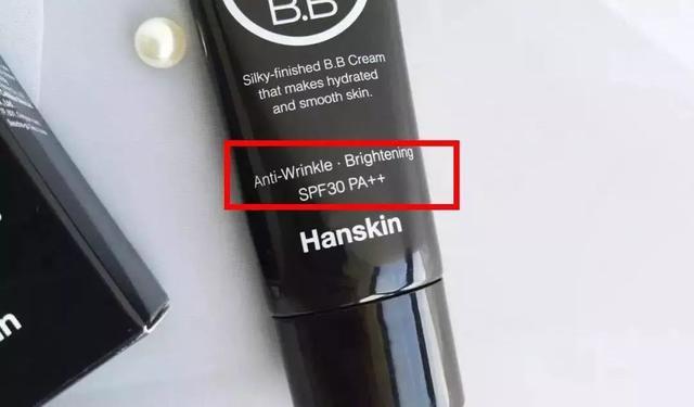 怎么擦bb霜显得自然，如何将bb霜涂在脸上自然均匀（滋润自然到你看不出我化妆了）