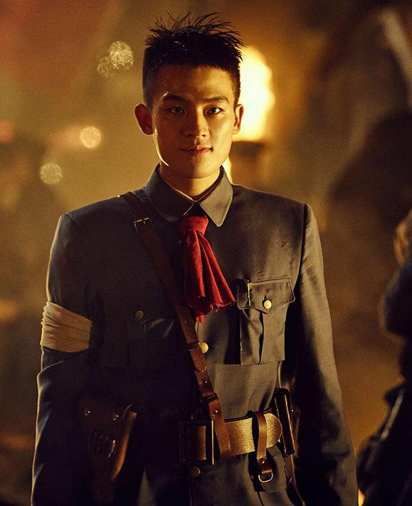 八佰端午,《八佰》里的重要角色端午扮演者欧豪是怎样横空出世的 - 玉