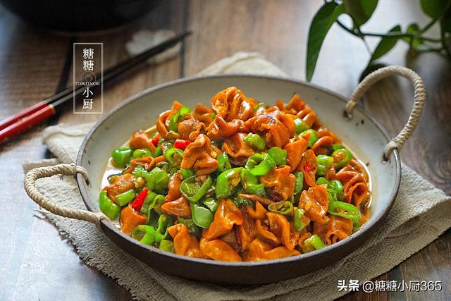 卤肥肠怎么炒好吃，卤肥肠怎么炒好吃视频（自己卤的猪大肠）