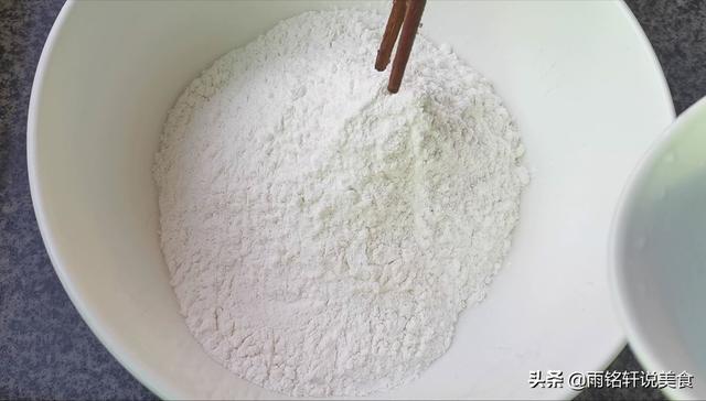 制作红豆糯米糕的方法，原来红豆糯米糕做法这么简单