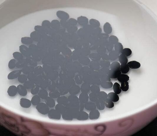 圖片[2]-【黑豆黑米黑芝麻豆?jié){】做法步驟圖 防脫發(fā) 頭發(fā)黑又亮！-起舞食譜網(wǎng)