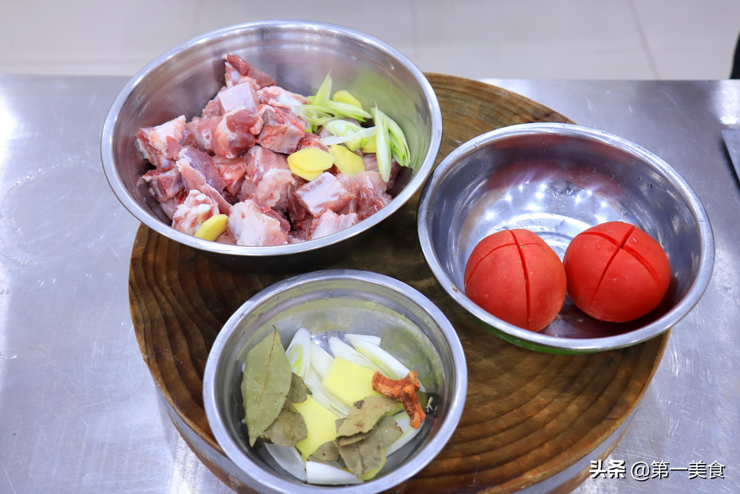 番茄酱排骨的做法步骤是什么，番茄酱排骨怎么做（厨师长教你一道糖醋排骨）