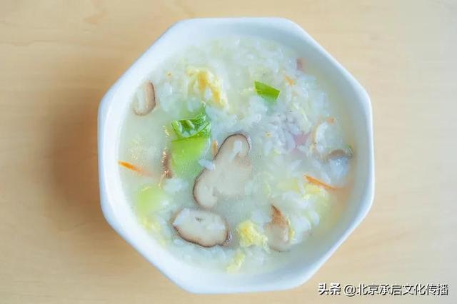 咸鸭蛋胡萝卜粥，4款暖胃粥下肚