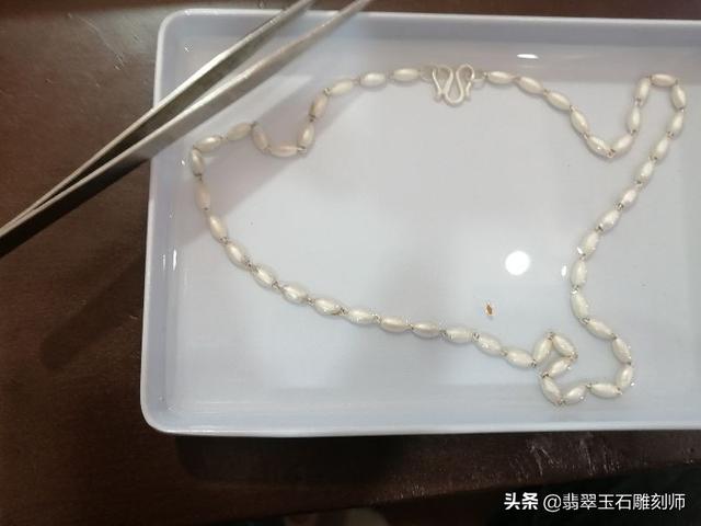 银耳钉变黑了还能戴吗，耳钉发黑还能继续戴吗（跟我一起去探索怎么清洗银饰）