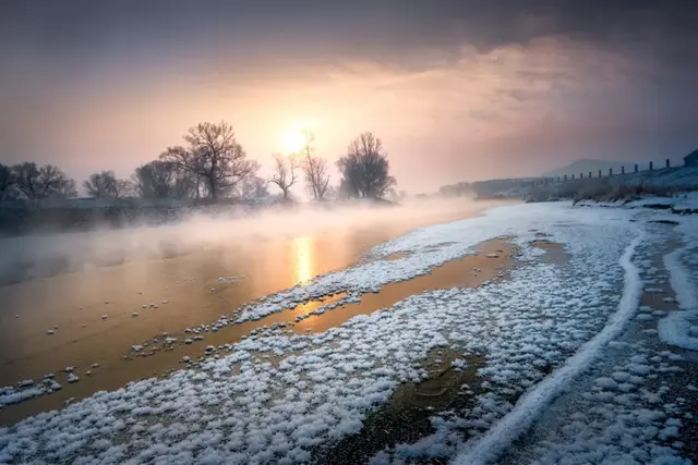 带有红字的四字成语，26个春天的成语