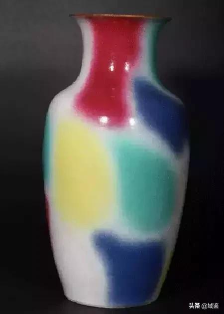 白瓷起源于什么时候的瓷器，瓷器釉彩的品种及其起源