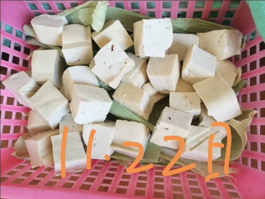 自制豆腐乳最简单的方法如下视频,家庭如何自制豆腐乳