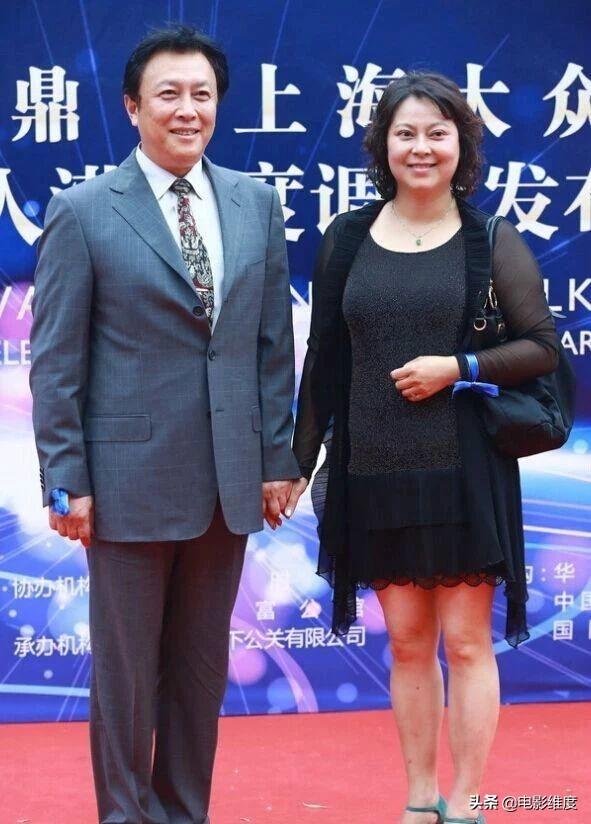 唐国强主演的电视剧，解放电视剧全集50（68岁唐国强：低调娶军医上位）