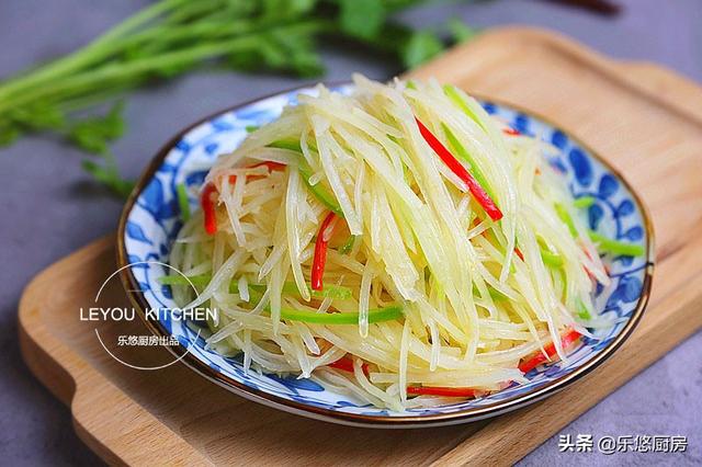 土豆怎么切丁，土豆怎么切丝（天天吃都有新鲜感）
