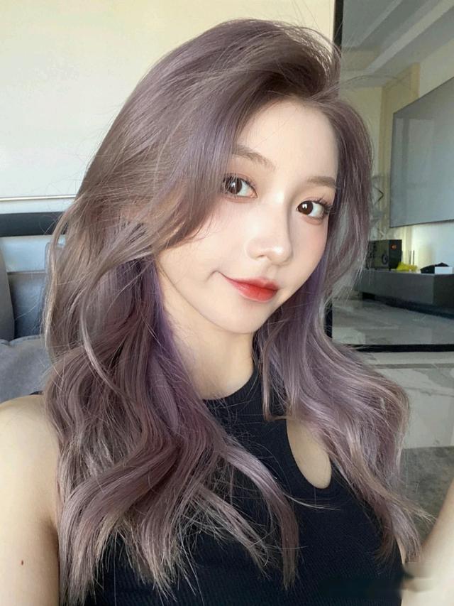 黑茶色适合什么肤色，黑茶色适合黑黄皮肤吗（显黑又土气的发色）