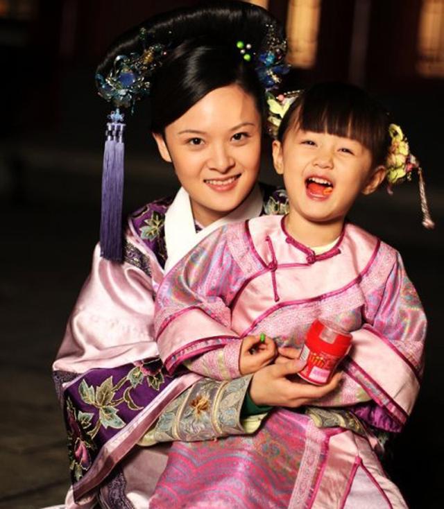 张晓龙结婚了吗，陈思斯张晓龙（“曹贵人”无戏可拍抽空生了个娃）