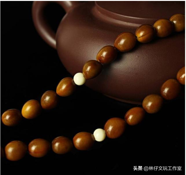 适合做手串的植物种子，适合做手串的植物种子是什么（这些路边捡的树籽儿串成手串）