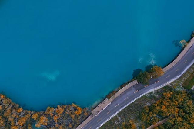 九寨沟在哪个市，九寨沟在哪里个城市（刚刚，九寨沟全域，重新开放）