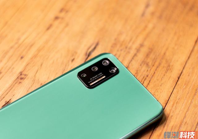 坚果pro3参数，坚果pro3详细评测（灵魂人物退场之后的坚持与妥协）