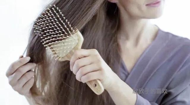 经常用卷发棒好吗，经常用卷发棒的坏处（日常洗护保养头发的几个小技巧）