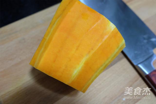 如何做焖南瓜，焖南瓜怎么做好吃又简单（我家米饭就这样焖）