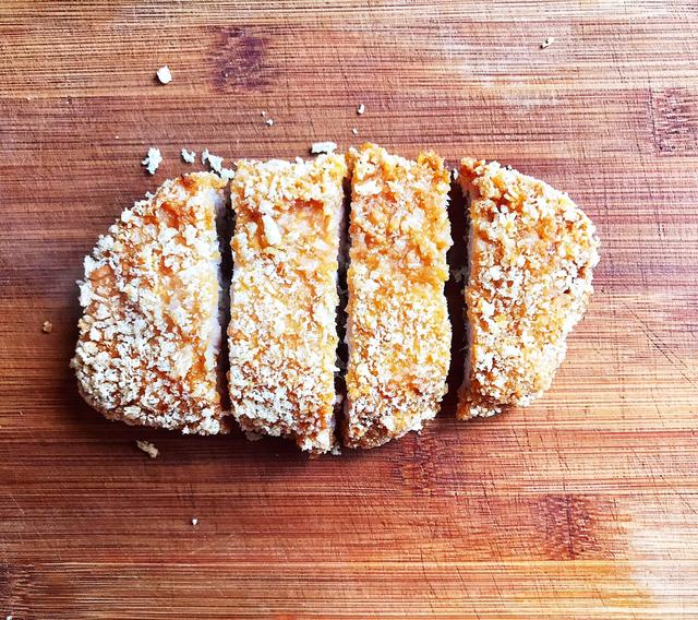 猪排盖饭怎么做，猪排盖饭怎么做好吃又简单（好吃到没话说的猪排盖浇饭）