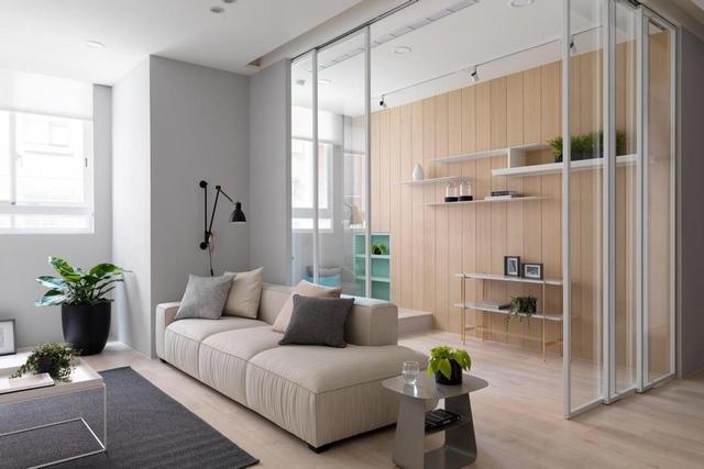 浅色地板配什么颜色家具好看，浅色木地板配什么家具（纯白调搭配木质家具）