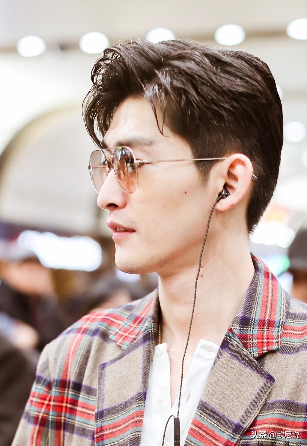 张翰素颜look太能打,内双眼睛这么大,网友:是搭配魔鬼吗