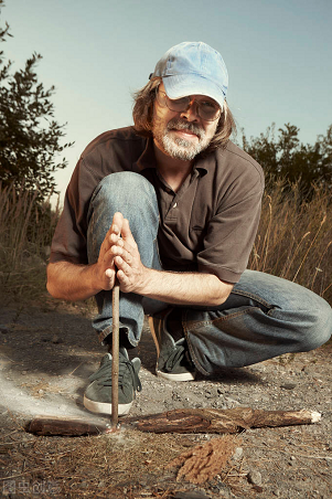 燃烧的三个必要条件，燃烧的条件（生活中的趣味化学：火）