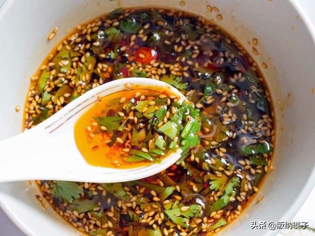 正宗的香辣鸡做法和配料，最正宗的，酱汁调配很重要