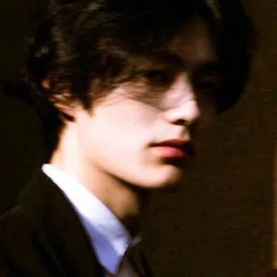 airpods电量怎么看，ins成熟帅气真人魅力男生头像 远渡人间惊鸿宴微信（分享：帅气超A·男生头像）