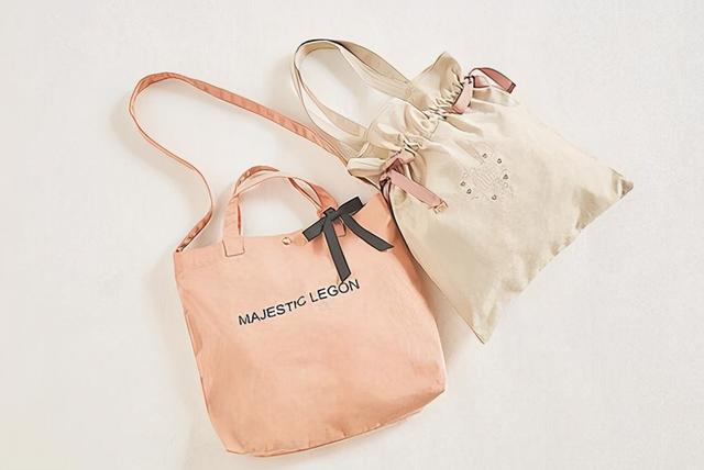 elle包包是什么档次，elle包包属于什么档次（初春必买的几款包包）