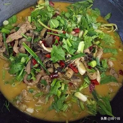 贵州牛瘪火锅制作，一道令人“反胃”的黑暗料理