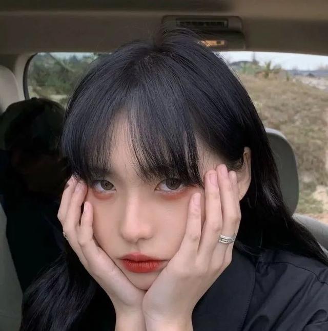 快乐的小辣妹，微信头像，快乐的小辣妹（可我是一个只会吃辣条的妹妹）