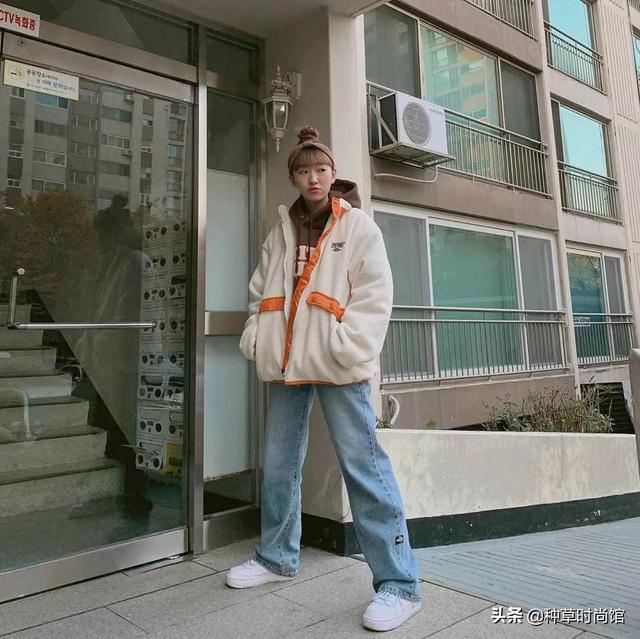 请问卫衣绒英文怎么讲，绒衣用英语怎么说（卫衣内搭的N种方法）