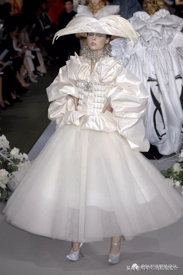 迪奥经典之作服装图，<迪奥>2007秋冬高定系列