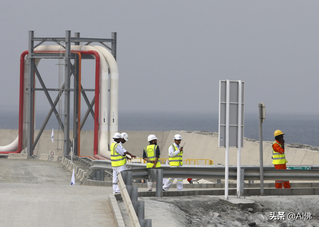 世界上几个主要油田，世界上有规模的油田在哪里（世界上最大的20个油田）