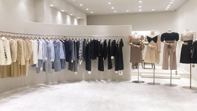 服装陈列的八个步骤，教你服装店服装陈列的方法（服装店铺陈列设计，快来学吧）