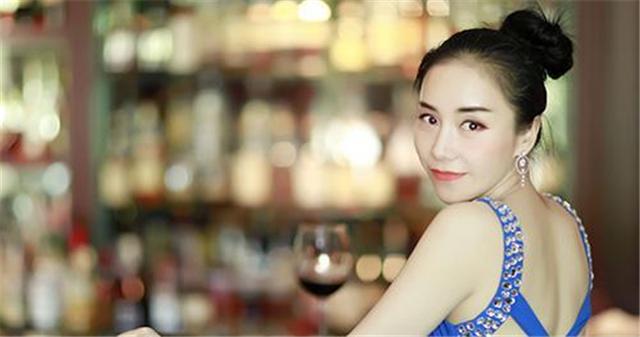 风凰卫视女主播李亚倩是哪里人,李亚倩(80后美女富二代:父亲是首富)