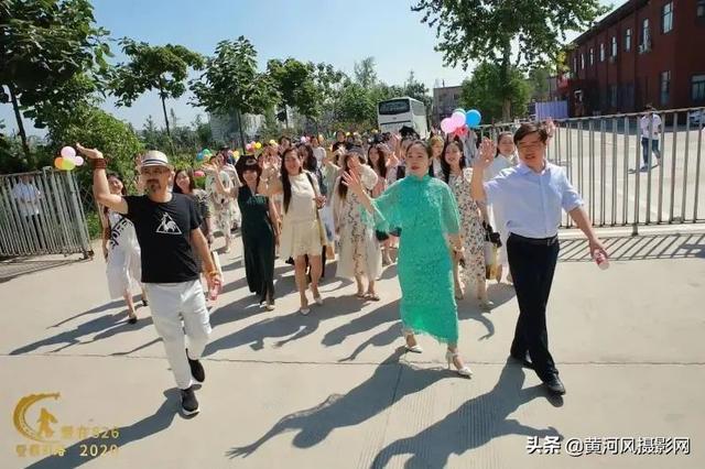 给感动人物刘兰芝的颁奖词，刘兰芝当选感动中国（2020爱在8·26）