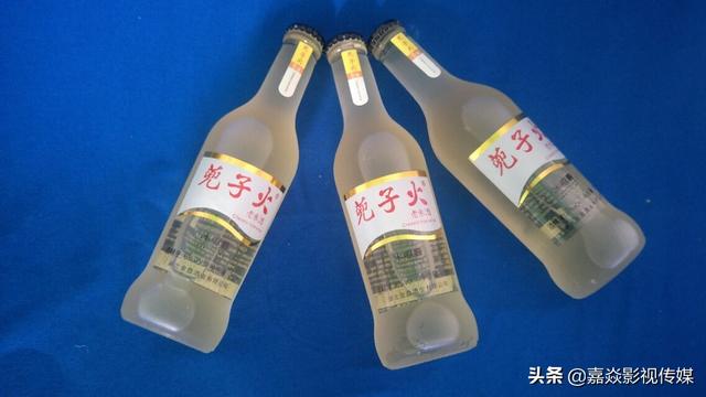 左手倒影 右手年华，左手倒影右手年华经典语录 （麻城原创深度美文：左手倒影）