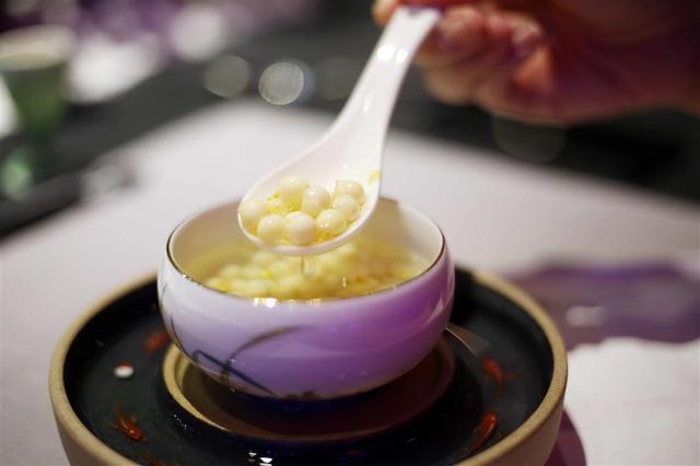 苏州特色美食排行榜前十名，苏州小吃排行榜前十名（盘点人间天堂苏州的各种美味佳肴）