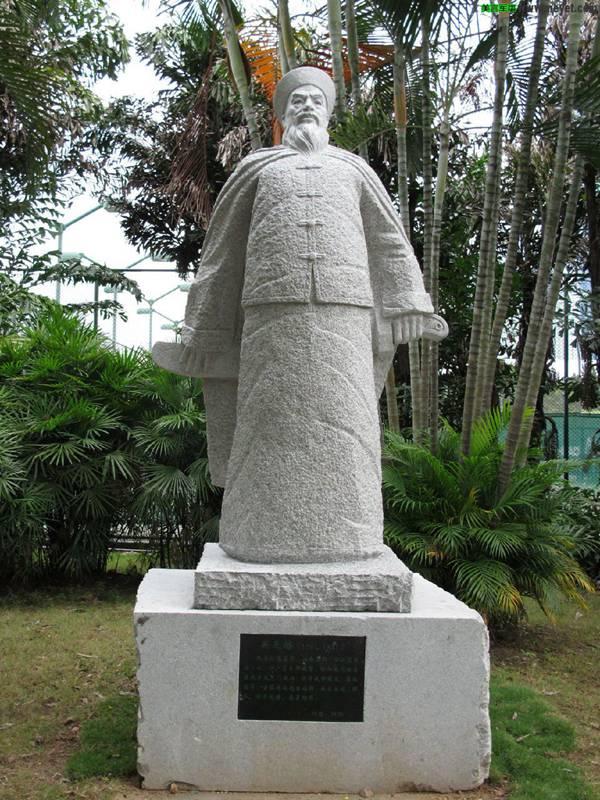 战死虎门的广东水师提督是， A.陈化成B.海龄C.左宝贵 D.关天培（虎门炮台上血染的风采：关天培）