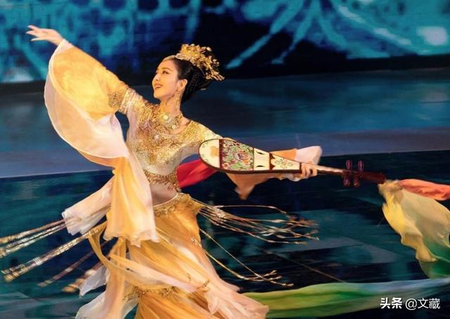 琵琶怎么演奏，琵琶怎么演奏视频（在古代连卖艺都吃不饱）